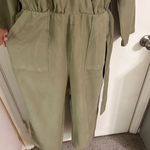 ELIZABETH and James Olive Green Romper/Jumpsuit Size M - Picture 2 of 9